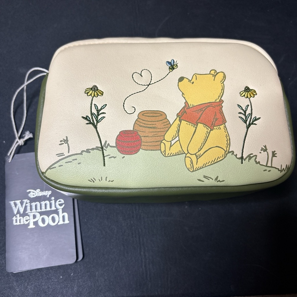 Loungefly Winnie the Pooh Green and Cream Cosmetic Bag